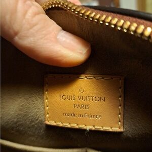 Louis Vuitton Tan Leather Interior Label with Gold Zipper